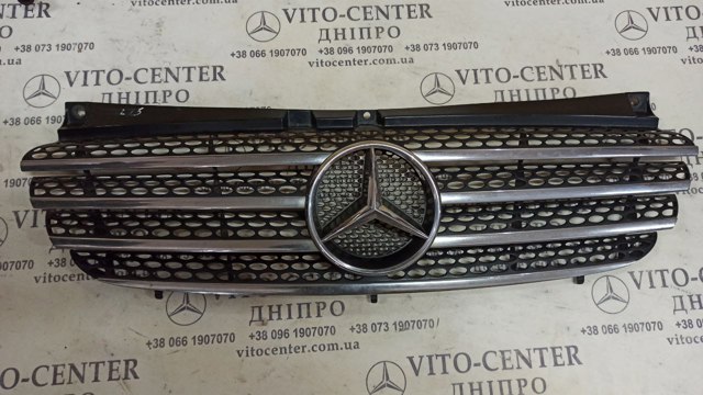Решітка радіатора 6398800285 MERCEDES