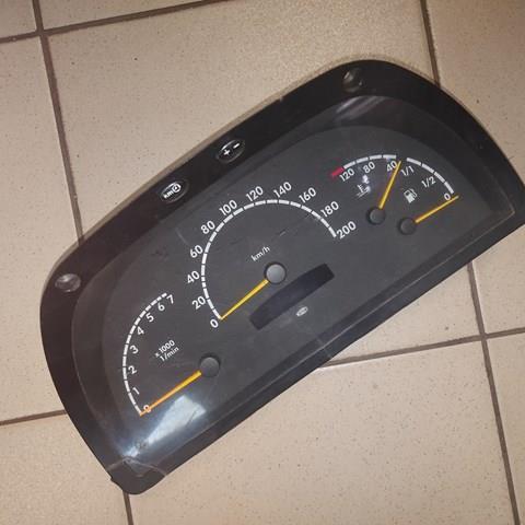 Панель приладів A0004466021 MERCEDES
