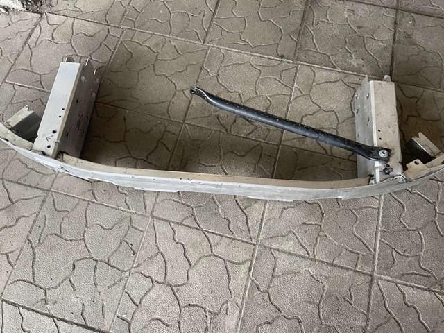Швелер переднього бампера 51117421599 BMW