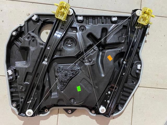 Склопідйомник з електродвигуном 51337498147 BMW