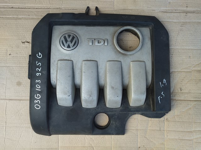 Кришка двигуна декоративна 03G103925G VAG