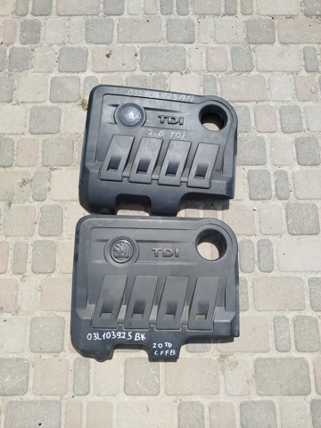 Кришка двигуна декоративна 03L103925AA VAG