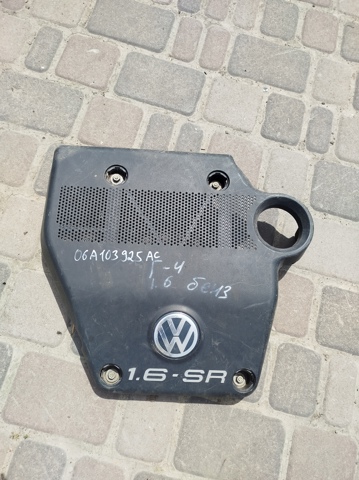Кришка двигуна декоративна 06A103925AC VAG