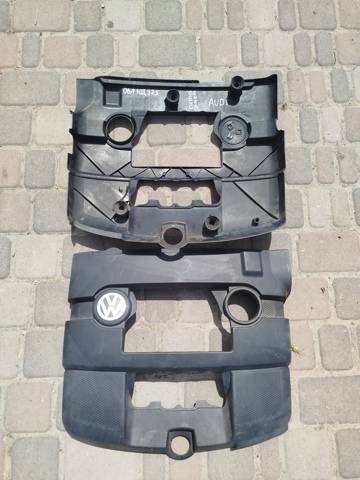 Кришка двигуна декоративна 06A103925CH VAG