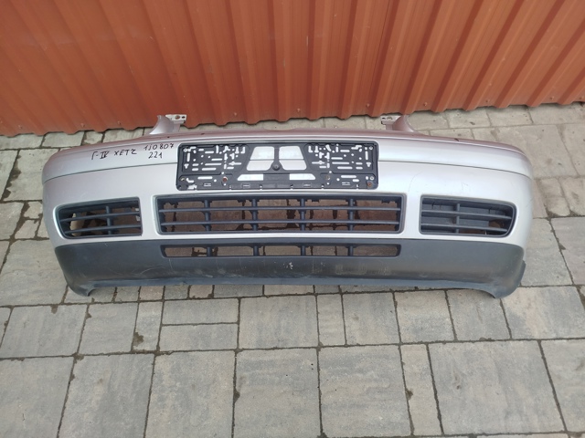 Бампер передній 1J0807221 VAG