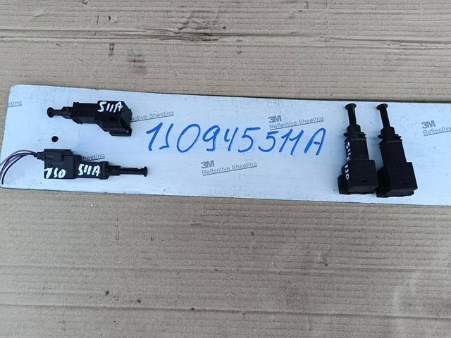Датчик включення стопсигналу 1J0945511A VAG