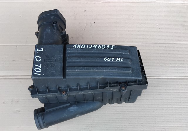 Корпус повітряного фільтра 1K0129607S VAG
