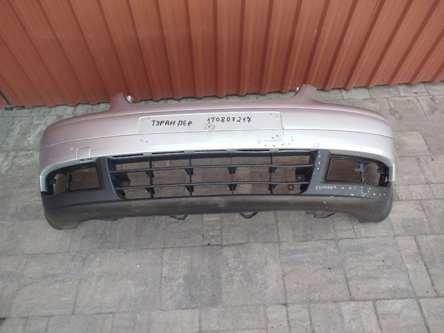 Бампер на авто 1T0807217 VAG