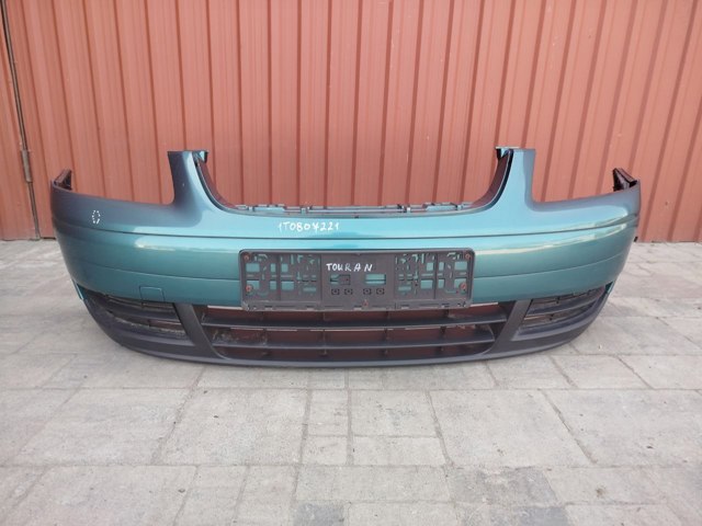 Бампер передній 1T0807221 VAG