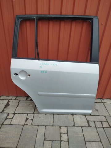 Двері задні в зборі 1T0833056R VAG