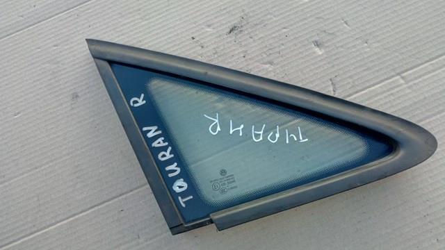 Скло трикутне дверей передніх правих 1T0845412 VAG