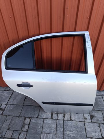 Двері задні в зборі 1U4833052 VAG