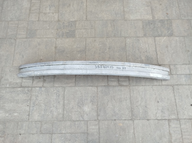 Буфер бампера переднього 3B0807113 VAG