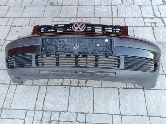 Бампер передній в зборі 3B0807231 VAG
