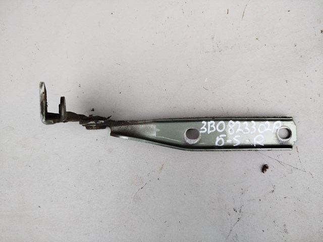 Завіса капота права 3B0823302 VAG