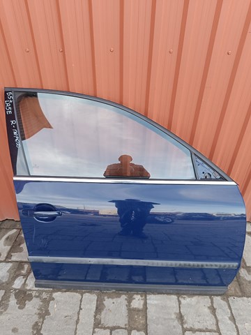 Дверка передня права 3B4831052BE VAG