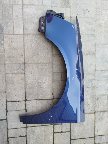 Бічна частина передня ліва 3C0880681 VAG