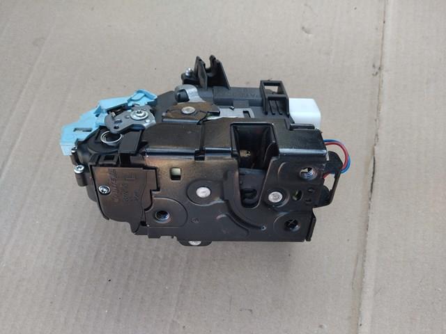 Замок водійських дверей 3D1837015AR VAG