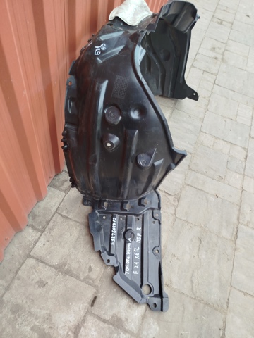 Підкрилки передні праві 5387502710 TOYOTA