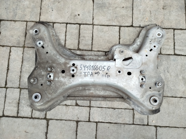 Передня балка Рено Лагуна II