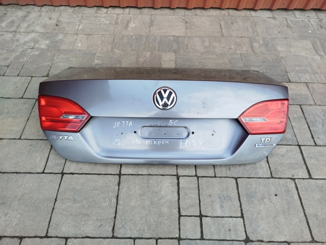 Кришка багажника кузова 5C6827025A VAG