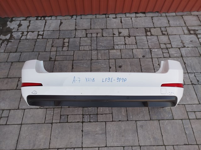 Бампер задній 5E9807421 VAG