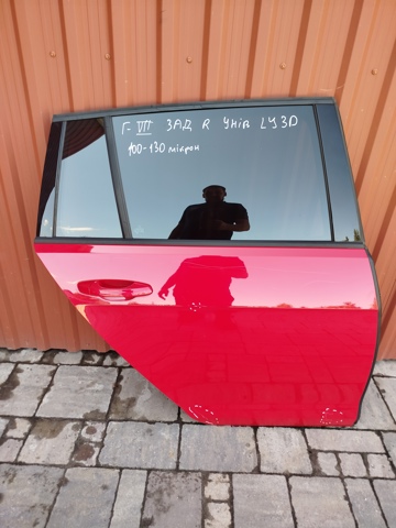 Двері задні в зборі 5G9833056D VAG