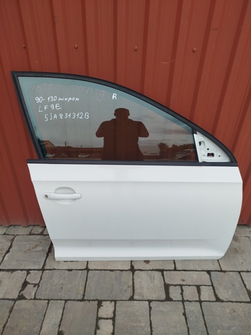 Пасажирські передні двері 5JA831052C VAG