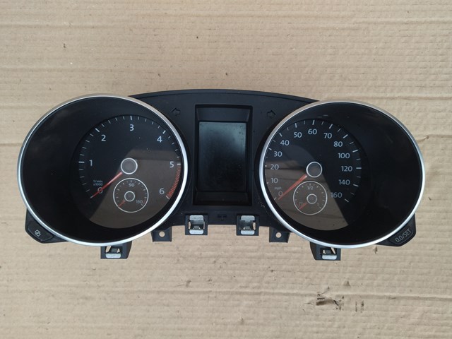 Щиток приладів 5K0920970N VAG