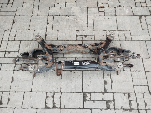 Балка задньої підвіски поперечна 5N0505235L VAG