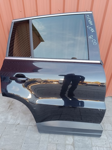 Двері задні в зборі 5N0833056A VAG