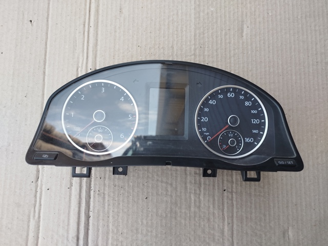 Щиток приладів 5N0920982D VAG