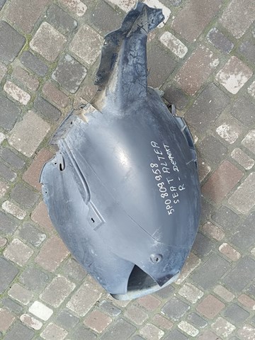 Підкрилки передні праві 5P0809958 VAG
