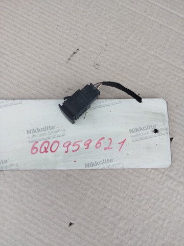 Вимикач обігріву заднього скла 6Q0959621 VAG