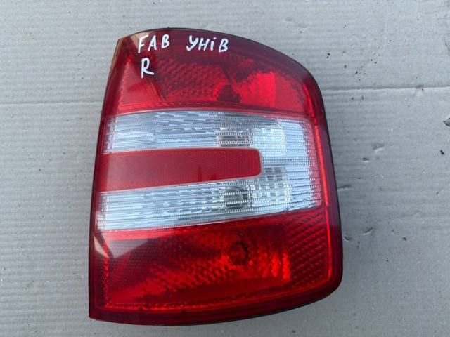 Задній правий стоп 6Y9945112B VAG