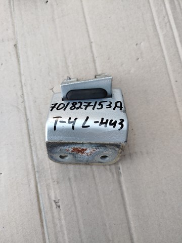Завіса дверей задніх лівих 701827153A VAG