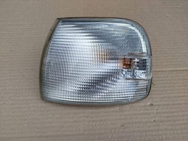 Поворотник лівий 7D0953041F VAG