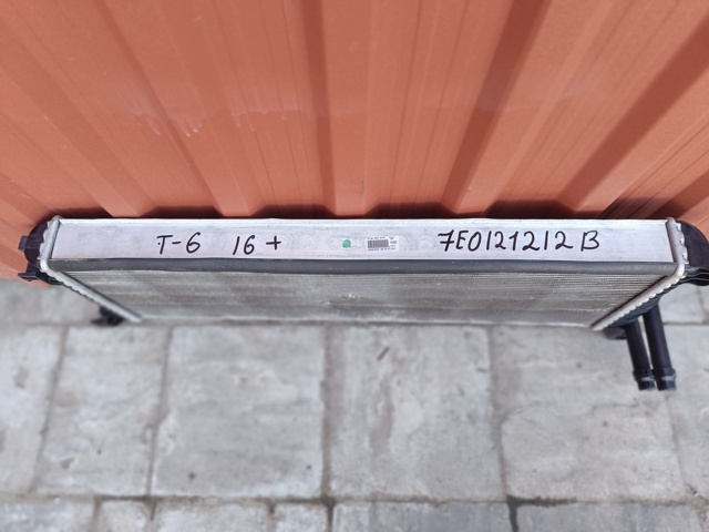 Радіатор охолодження двигуна, додатковий 7E0121212B VAG