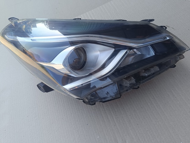 Права блок фара 811300DK10 TOYOTA