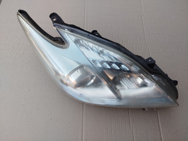 Фара комбінована, передня 8113047250 TOYOTA