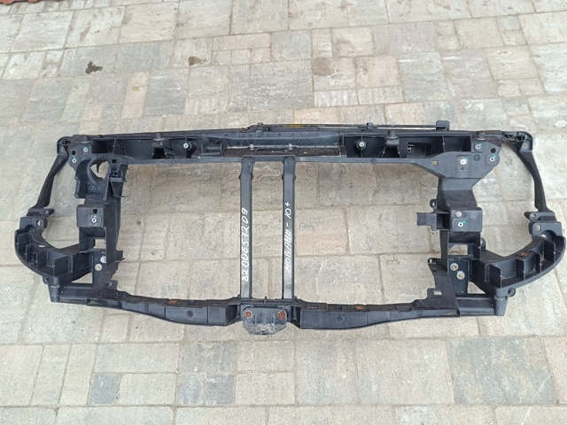 Кронштейн кріплення радіатора 8200657209 RENAULT