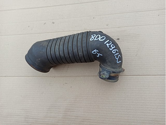 Патрубок повітряний, вихід повітряного фільтра 8D0129615J VAG