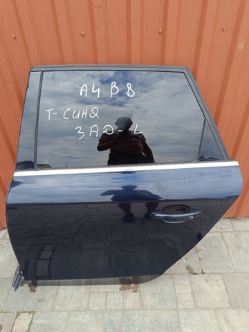 Двері пасажирськи задні ліві 8K9833051D VAG