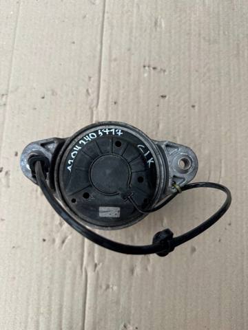 Права подушка мотора A2042403717 MERCEDES