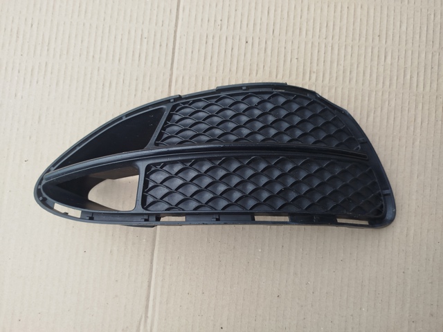 Решітка протитуманних фар ліва A2128851922 MERCEDES