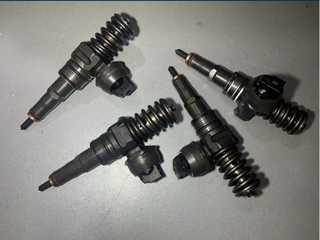 Форсунка паливна Skoda Fabia PRAKTIK