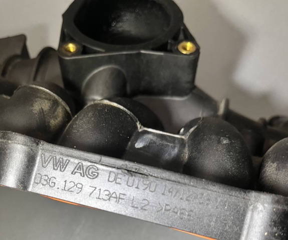 Колектор впускний 03G129713AF VAG