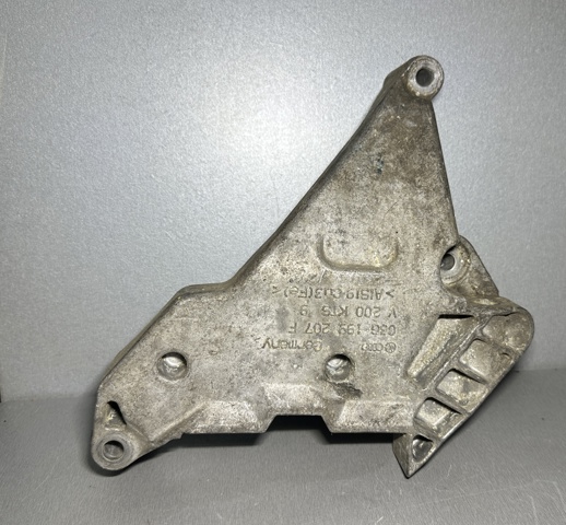 Кронштейн подушки (опори) двигуна, правої 03G199207F VAG