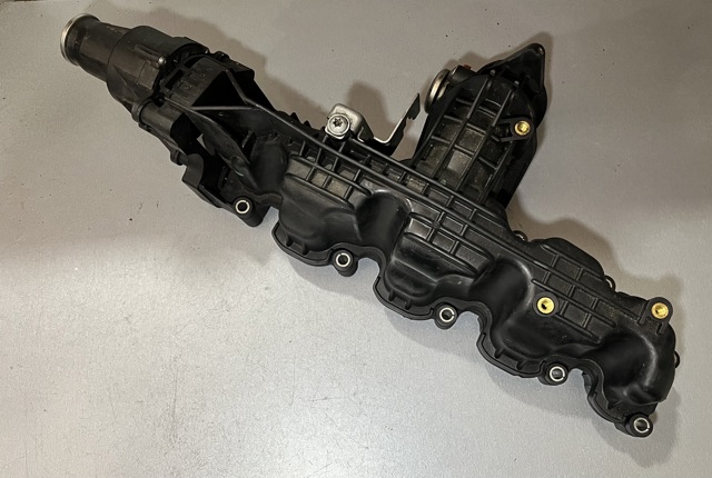 Колектор впускний 03L129711AQ VAG