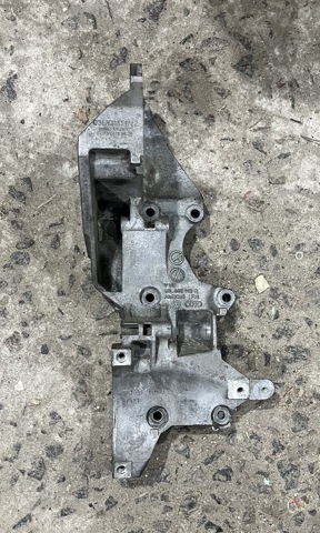 Кронштейн генератора (натяжний) Шкода Рапід